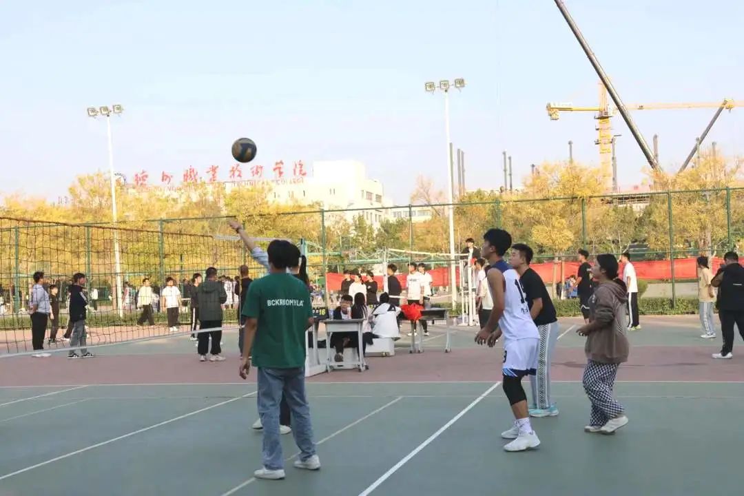 183E8